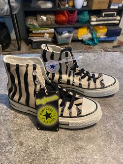 Converse Chuck Taylor Men's Size 8 Zebra Print Canvas Glow in the Dark, New !