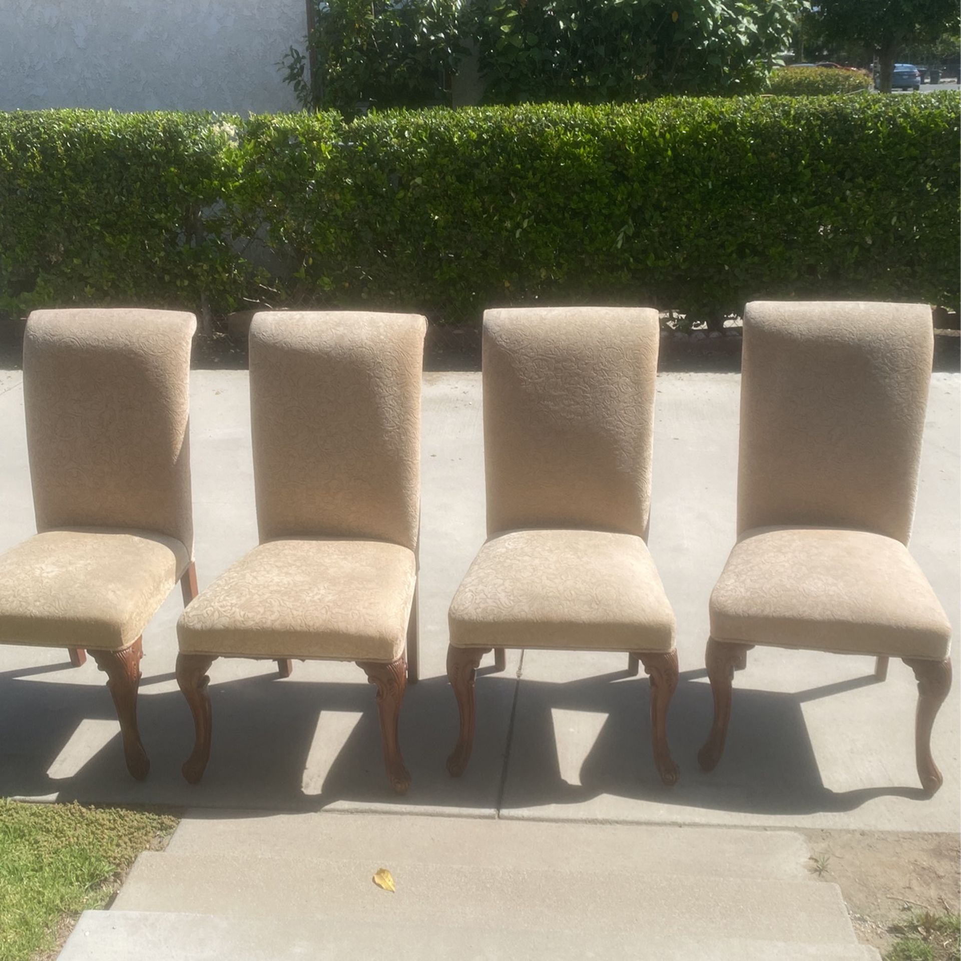 4 Antique Dining Room Chairs 