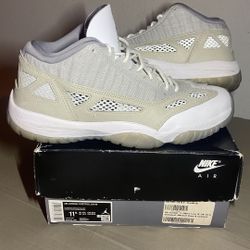 Nike Air Jordan 11 Low IE ‘Light Orewood’ Size 11.5