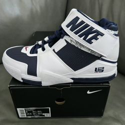 **Yes It's Available ** Nike Zoom Lebron II - Size 9