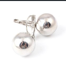 18k White Gold Overlay & Sterling Silver Are Combine To Make These Beatiful Round Statement Earrings 