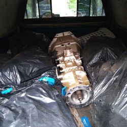 FORD  TRANSMISSION .5 SPEED REFURBISHED BY W.I.T. NEW CLUTCH AND PRESSURE PLATE.