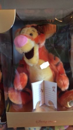 Disney Heirloom Tigger in box