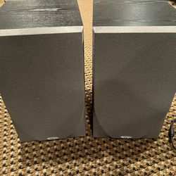 Pair of Paradigm Speakers—Great Condition Smoke free household. Moving must sell
