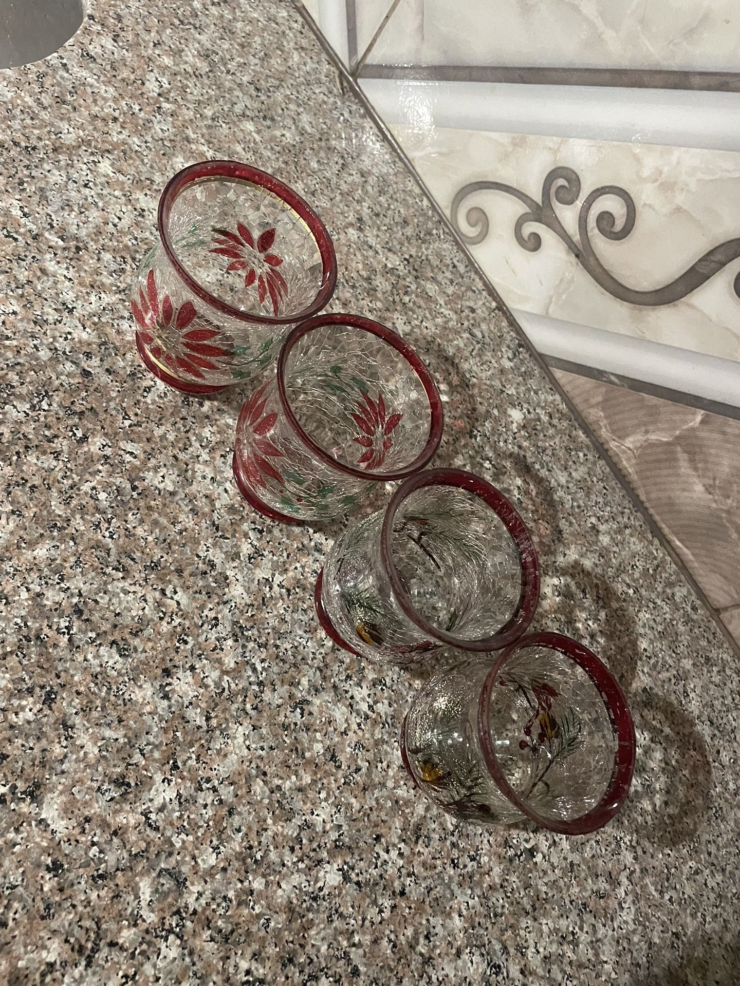 Beautiful 4 Antique Christmas Theme Glass Cups