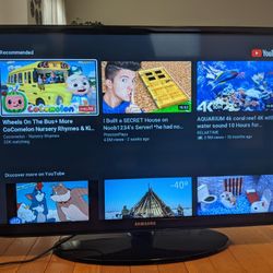 Samsung 32 " LED TV ... Like New