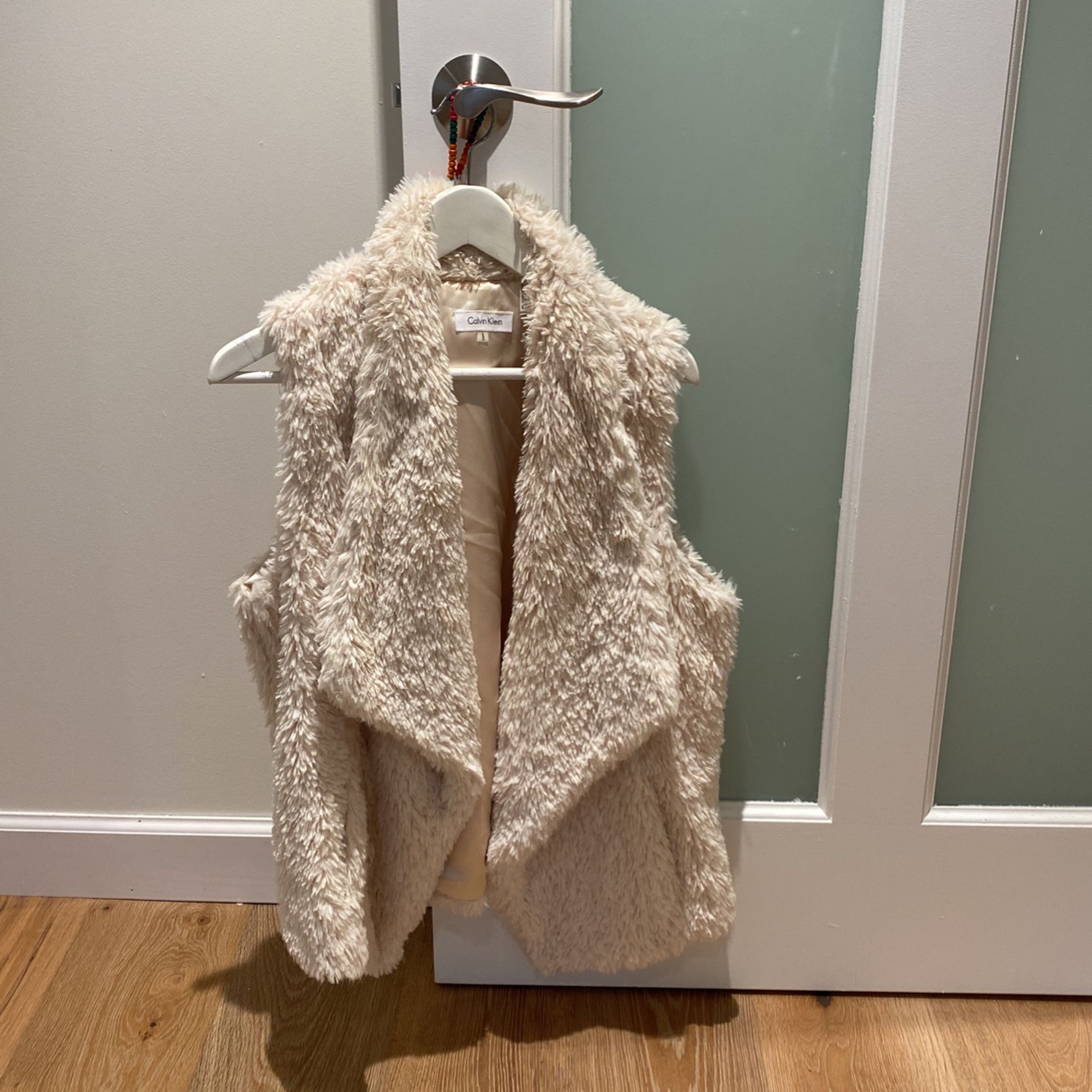 Ziek persoon auteur voorspelling Calvin Klein Faux Fur Vest for Sale in Miami, FL - OfferUp
