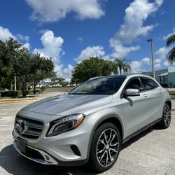 2015 MERCEDES GLA250