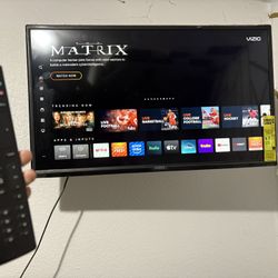 Small Smart TV 