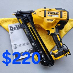 $220 NEW Dewalt 15ga FINISH NAILER 20-Volt (TOOL-ONLY) 15-Gauge angled 
Model DCN650B