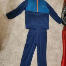 Carters 4T Fleece Outfit $4