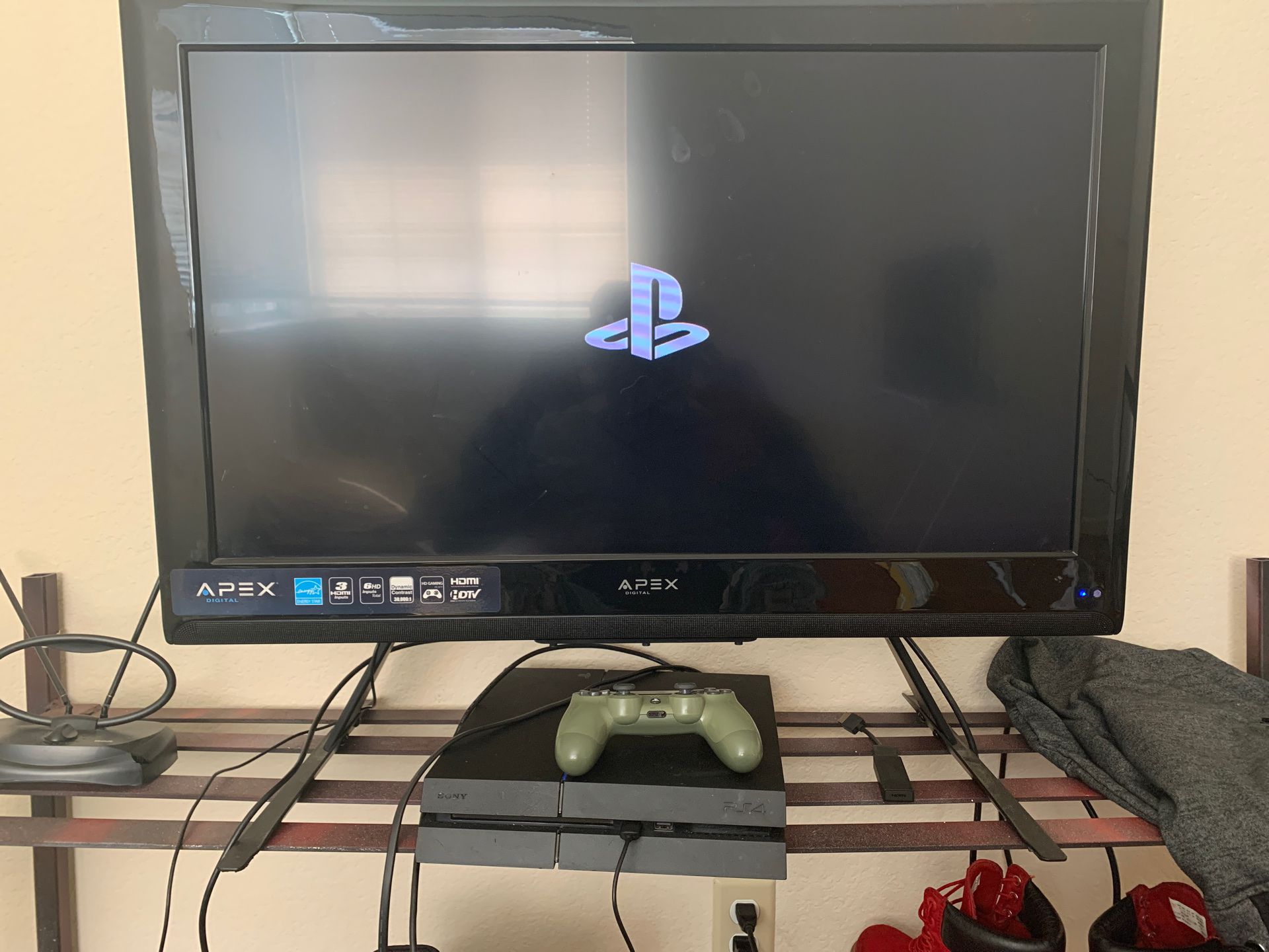 PS4 works perfectly fine games downloaded on it