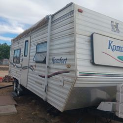 Se vende o )  renta  traila.  Cualquier pregunta llame.