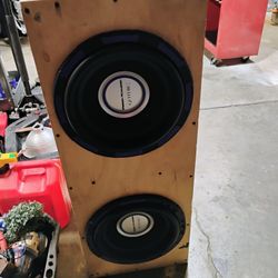 2 12in Subs And Amp In Custom Box 