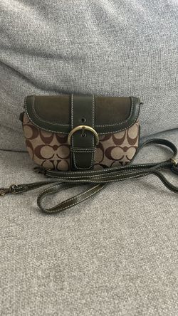 https://offerup.com/redirect/?o=Q08uQUM=.H Crossbody Bag