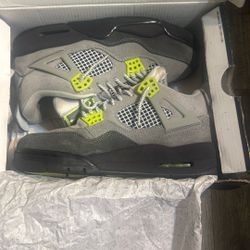 Air Jordan 4 Retrose