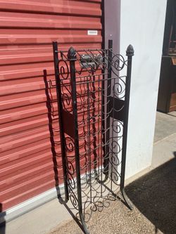 Metal wine rack