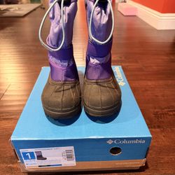 Columbia Kids Snow Boots Size 1