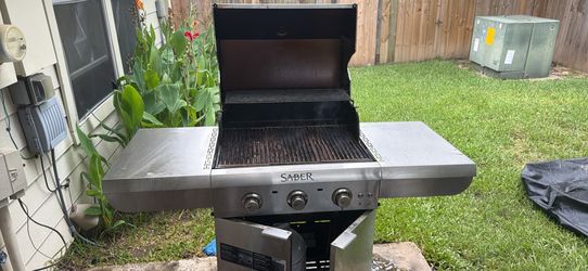 Saber gas infrared grill