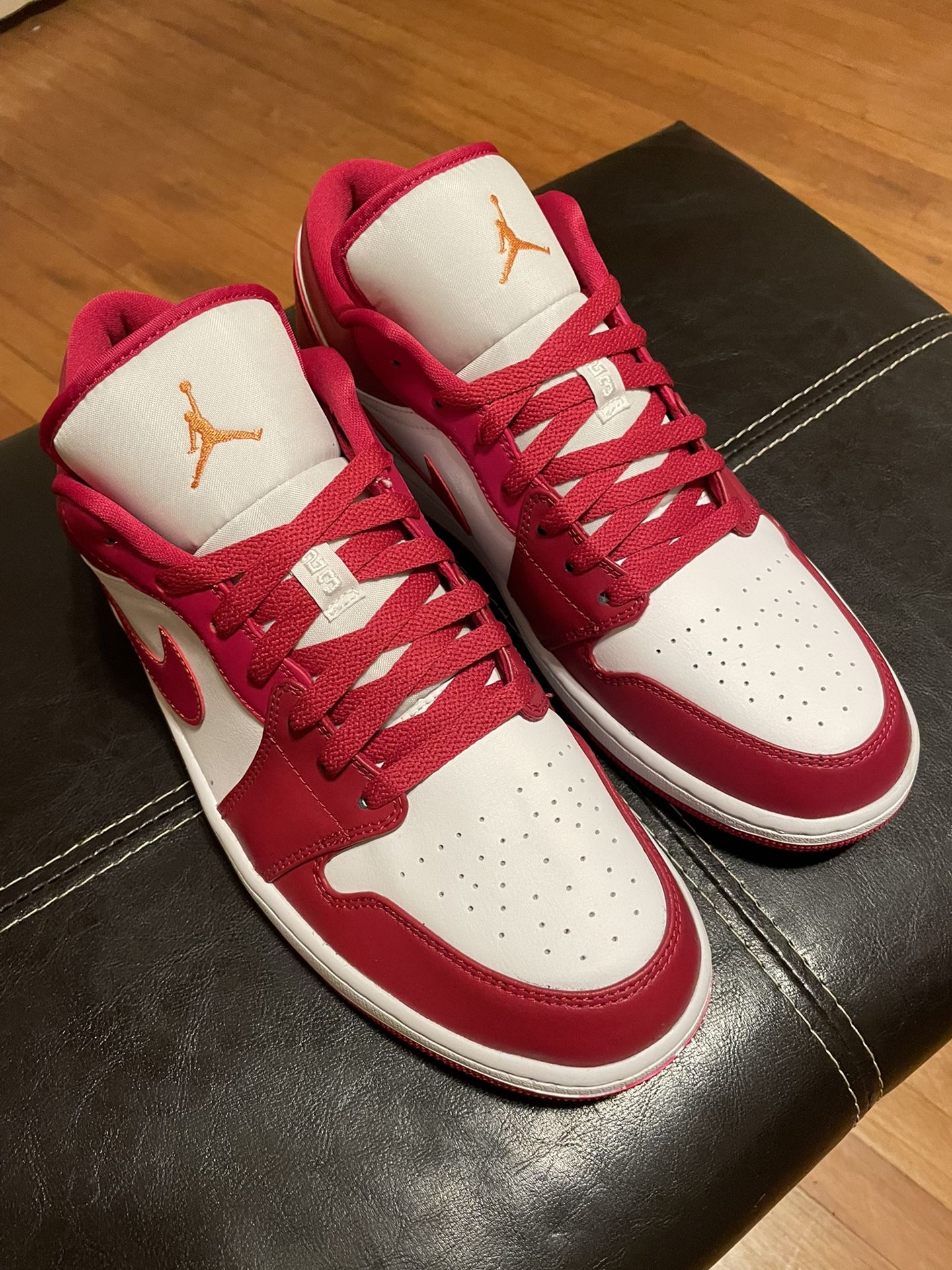 Jordan low clearance rouge