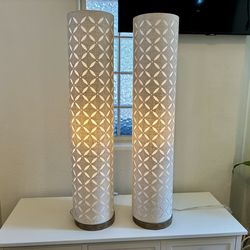 2 Tall lamps