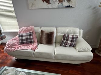 White couch 2 pc