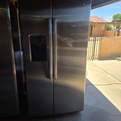 Refrigerator 