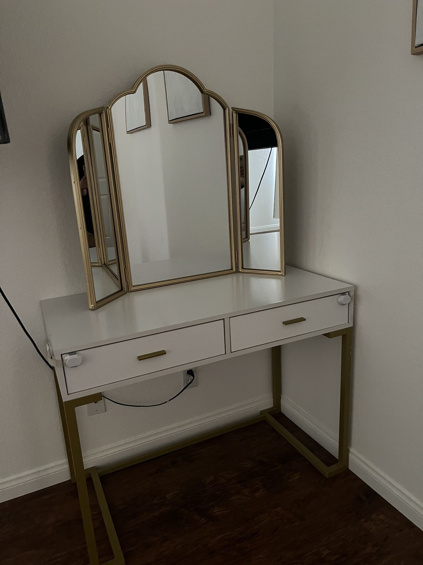Desk With Mirror Vanity
