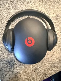 Beats Studio 3 Wireless Over-Ear Headphones (Black) – Great Condition 🎧