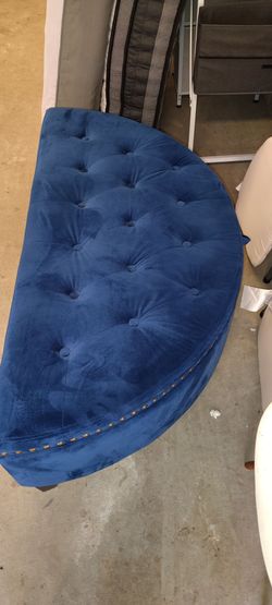 Half moon tufted storage