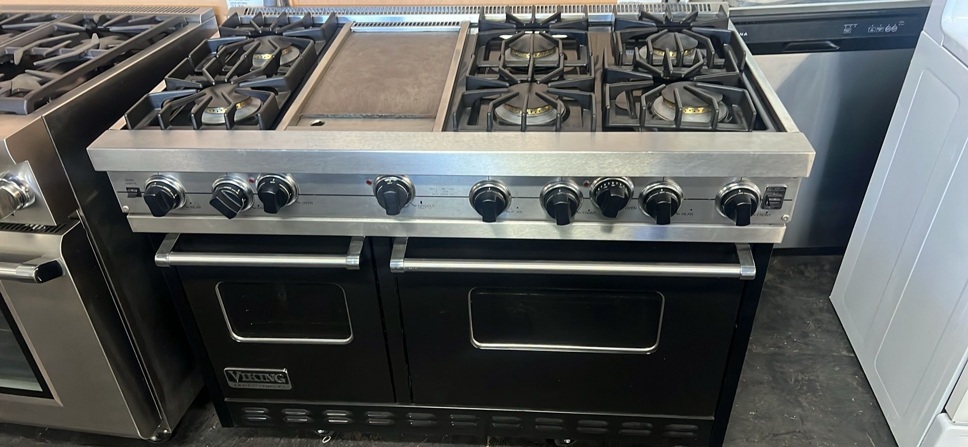 Viking 48”Wide All Gas Range Stove Gloss Black With Griddle 