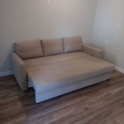 Fold Out Couch In Excellent Condition 