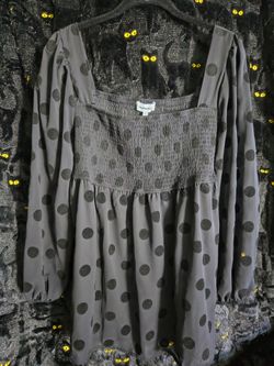 Women's black shirt
