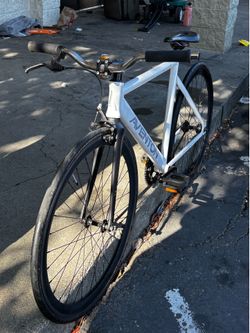 Aventon Cordoba, a versatile fixed-gear and single-speed track bike