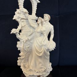 Giuseppe Armani Married couple With Bouquet