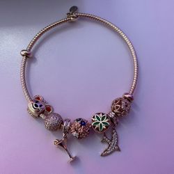 14kt Solid Gold Pandora Style Women’s Bracelet!!!
