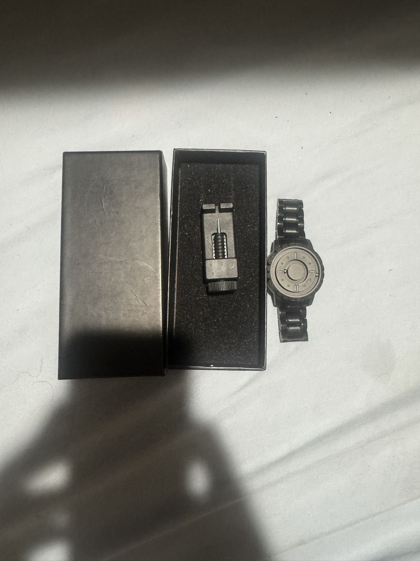 EUTOUR Magnetic Sport Watches For Men E030