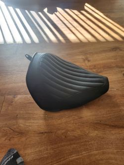 Motorcycle seat
