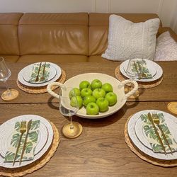 🍽️ Dining Table + 4 Chairs