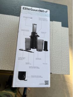 Slow juicer