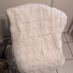 Vintage New White Heavy Faux Fur Bed Or Sofa Cover 84" X 60"