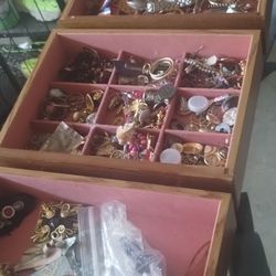 Jewelry necklace earrings bracelet