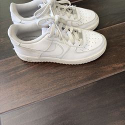 Kids Nike Size 6y