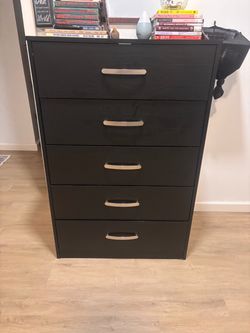 Black 5-Drawer Dresser