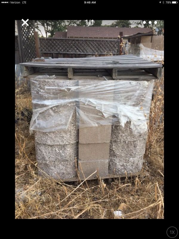 Retaining blocks