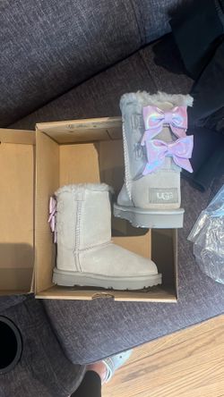 Toddler size 9 Uggs