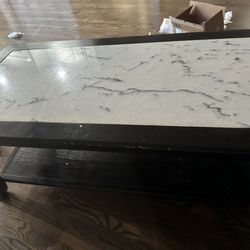 Coffee  Table With 1 Side Table 