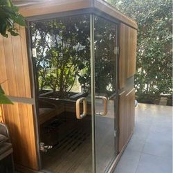 Sunlighten M-Pulse 4 person Sauna