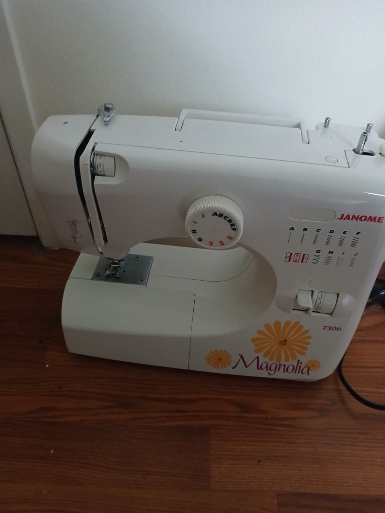 Sewing machine Magnolia