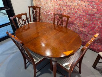 Dining Table & 6 Chairs - Free Delivery